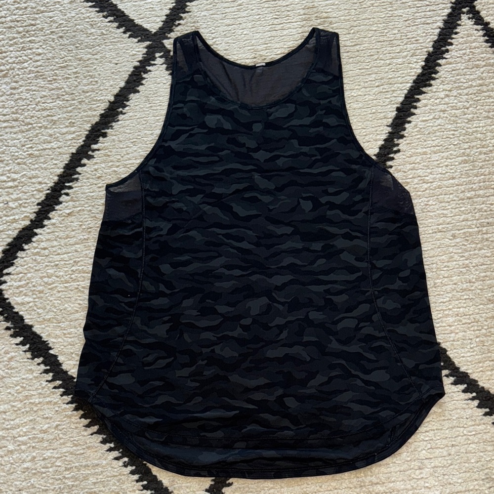 Lululemon Black Camouflage Women's Tank Top 6/8